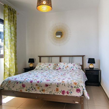 Апартаменты Apartamento Steffi Тиас Экстерьер фото